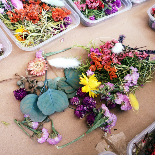 1 Box Real Mix torkade blommor för hartssmycken Torra växter Pressade blommor DIY