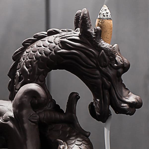 Keramisk Dragon Playing Bead Backflow Rökelse för Burner Keramikhantverk