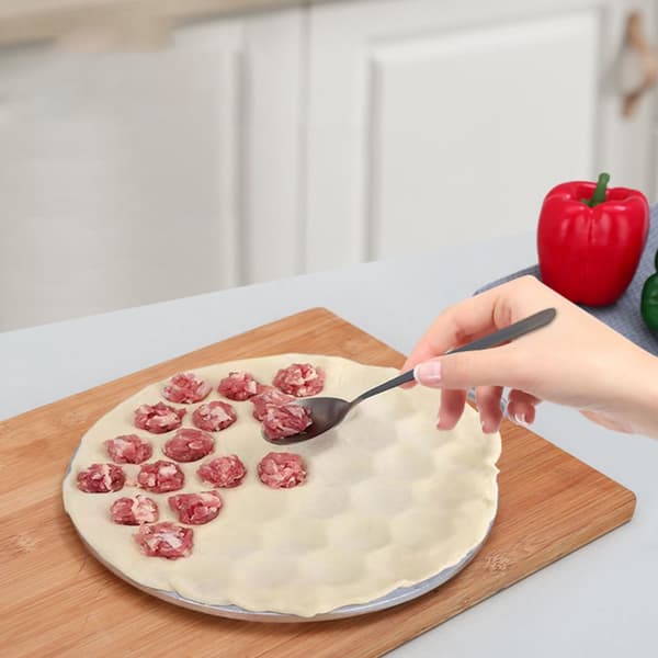 Effektiv 37-håls dumplingform för konsekventa resultat och enkel matlagning