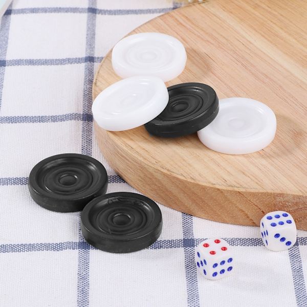 32 stycken plastpjäser, internationellt svart vitt schack, backgammon pjäs Chip pieces set för barn Barnleksak 28mm