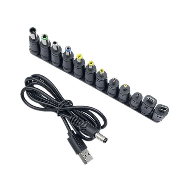 1 sett USB til 5.5x2.1mm 5V ladekabel med 12 stk adaptere for høyttaler