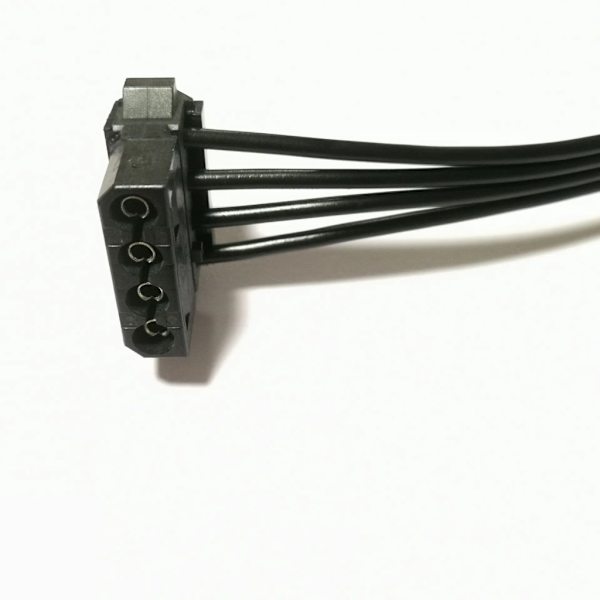 Host Case Mainboard IDE 6Pin til 4 Port 4Pin Strømkabel Adapter Splitter til PC