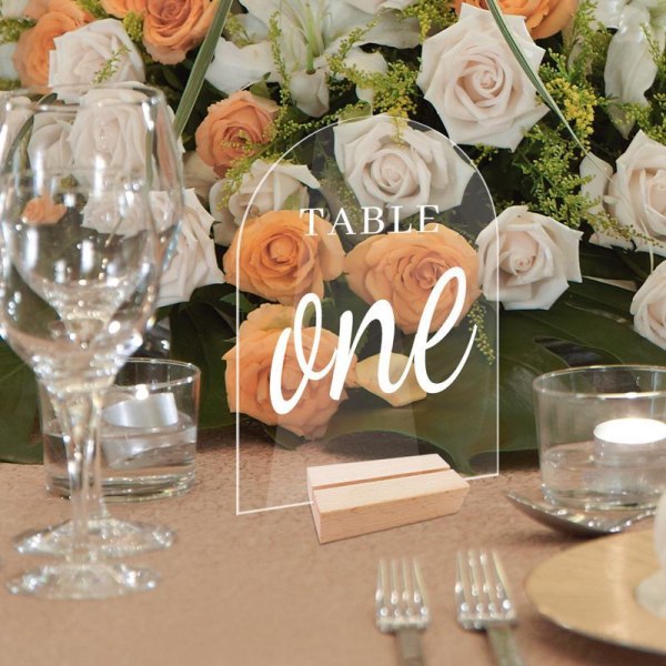 Akryl bordsskylthållare med träbas Klar bröllopsbordsskylt nummer bordskort displayställ för restauranghotell null - BT054