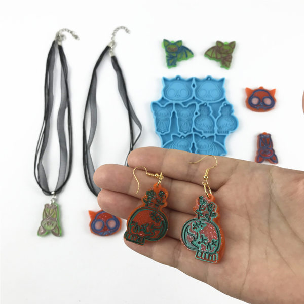 Söt fladdermusformad hängande form Silikonform DIY- mould UV- form Handgjorda smycken Nyckelring Form