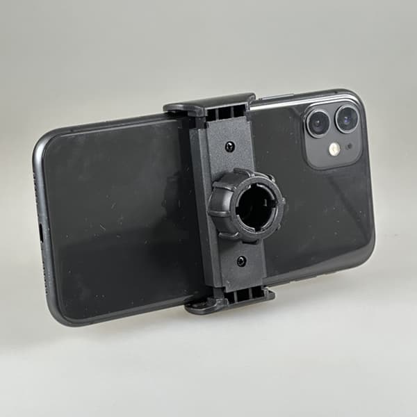 Mobiltelefonholder i plastik med 17 mm kugleled til lys- og bilmontering