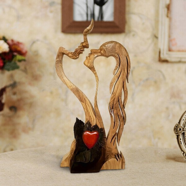 Romantisk abstrakt staty kärlek hjärta kysser par trä figurer skulptur