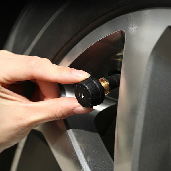 Trådlöst solcellsdrivet TPMS LCD-bildäckstrycksövervakningssystem 4 externa sensorer