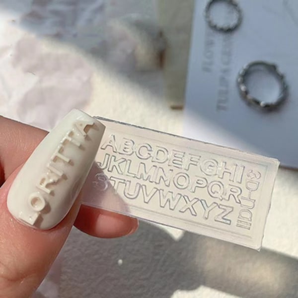 5 st Bokstäver Siffror Molds Nail Art Carving Form Lämplig för Nageldekoration Tillbehör för nagelmallar