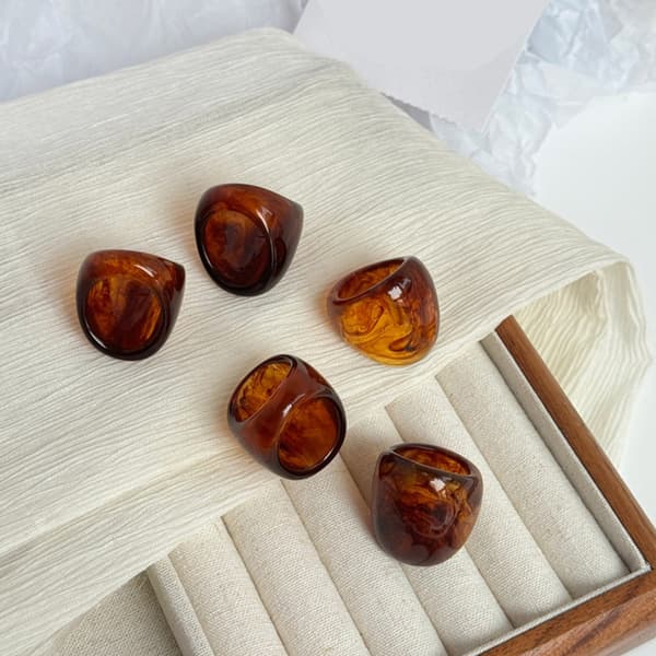 Chic Kaffe Tone Resin Ring Tilbehør Ideel til Modebevidste Kvinder