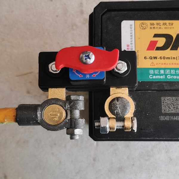 Batteri Isolationskontakter Rustfast Messing Design Nem Installation Bright silver