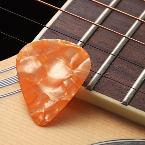 Diamantklassad zinklegering Guitar Pick Halsband Pick Pendant Musikälskare Musikerpresent till gitarrspelare