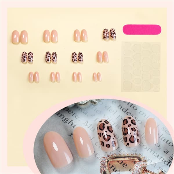 Korta Mandelformade Leopardmönstrade Lösnaglar Set Press-on Manikyr Nagelkonst