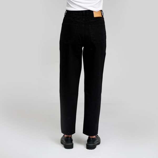 Performance Mom Jeans Svart 25/30