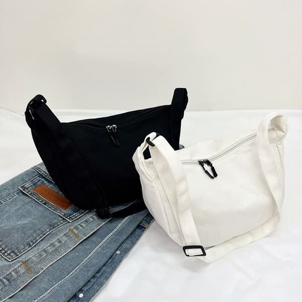 Dumpling Messenger Bag Canvas Underarm Bag HVIT white