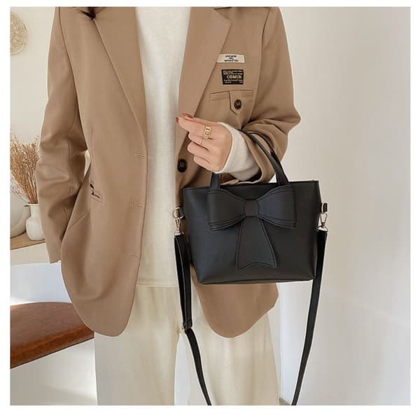 Liten Axelväska Rosettdesign Handväskor KHAKI L khaki L