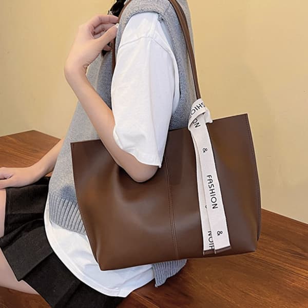 Axelväska Underarmsväska BRUN Brown