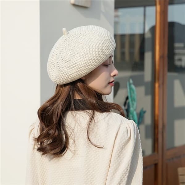 Baskeri neulottu hattu MUSTA Black