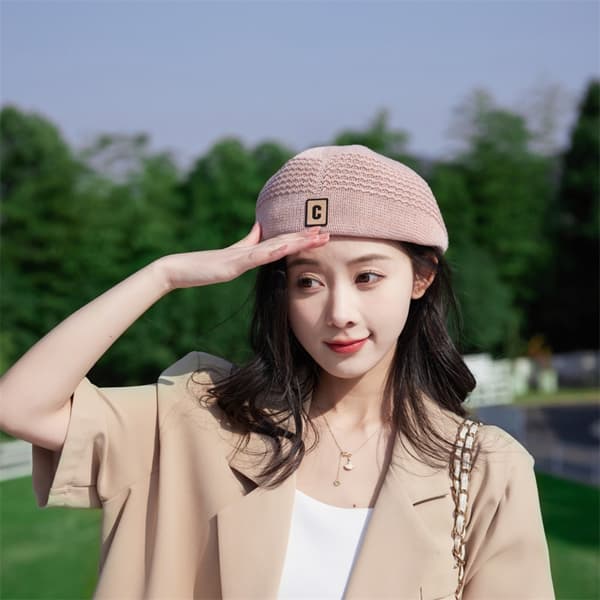 Baskeri neulottu hattu MUSTA Black