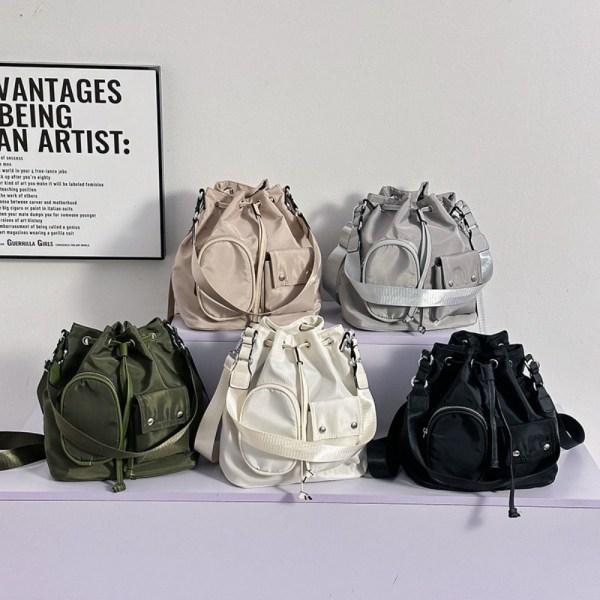 Kiristysnyörillä Bucket Bag Nylon Olkalaukut MUSTA black