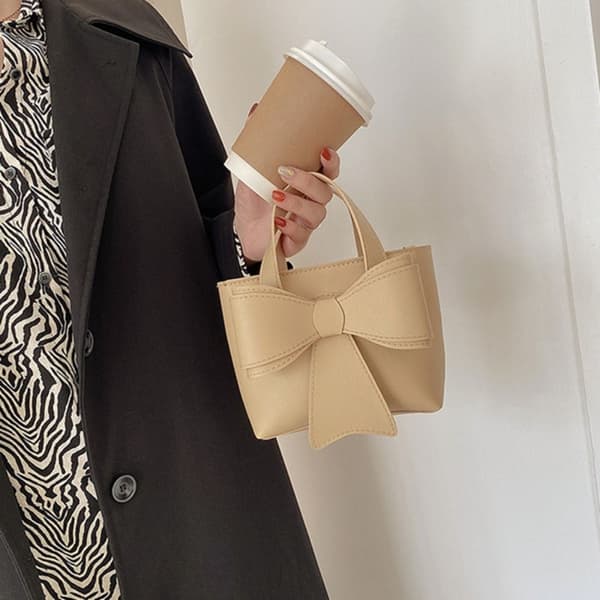 Liten Axelväska Rosettdesign Handväskor KHAKI L khaki L