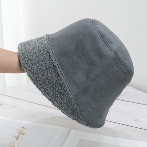 Patchwork-hat med plysset kant KAKI Khaki