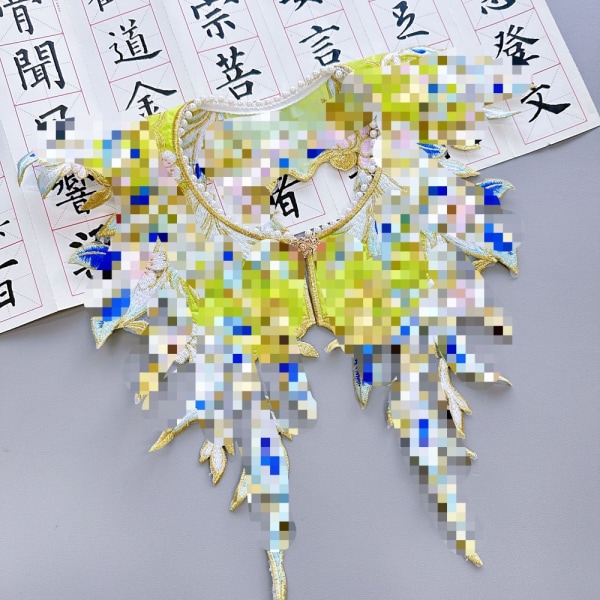 Broderad pärlkrage molnaxel 2 2 2