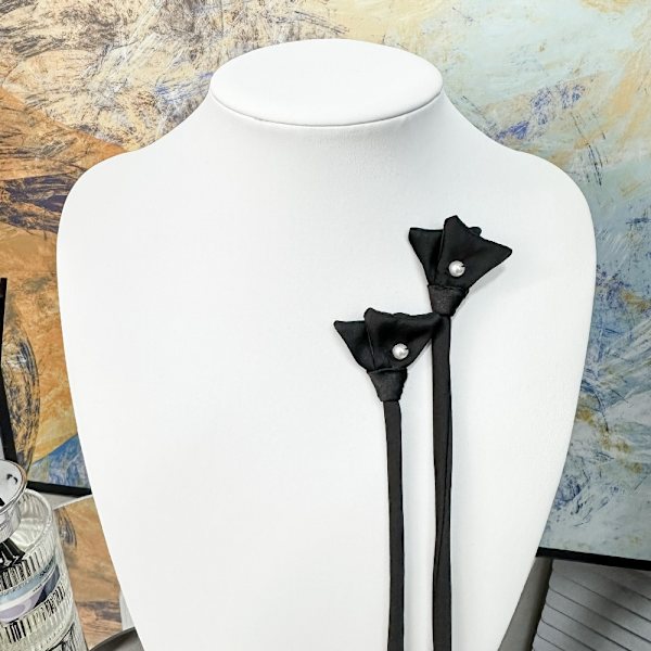 Klesblomsttilbehør Brystblomst MEDIUM SVART MEDIUM Medium Black