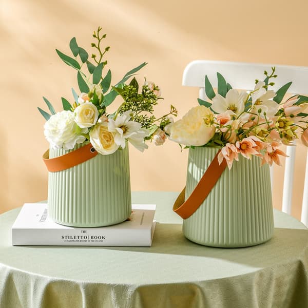 Blomstervase HVIT STIL A STIL A White Style A-Style A