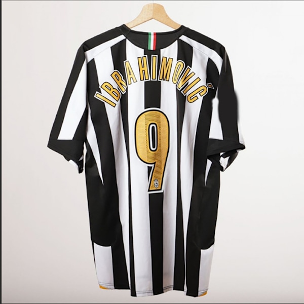 Zlatan Ibrahimovićin uran jalkapallopaita 05-06 Juventus S