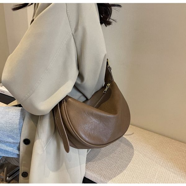PU-nahkainen Crossbody Laukku Suuri tilavuus Olkalaukku VAALEENRUSKEA Light Brown
