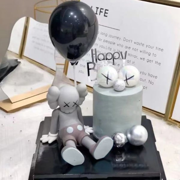 Kaws Kagepynt XX Eye Doll Tegneserie Bagedekoration
