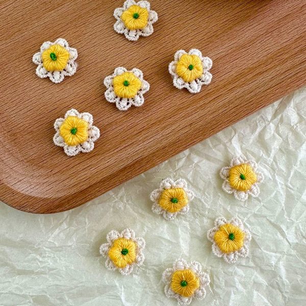 20 stk/parti Broderimærkat med lille blomsterlapp 8 8 8
