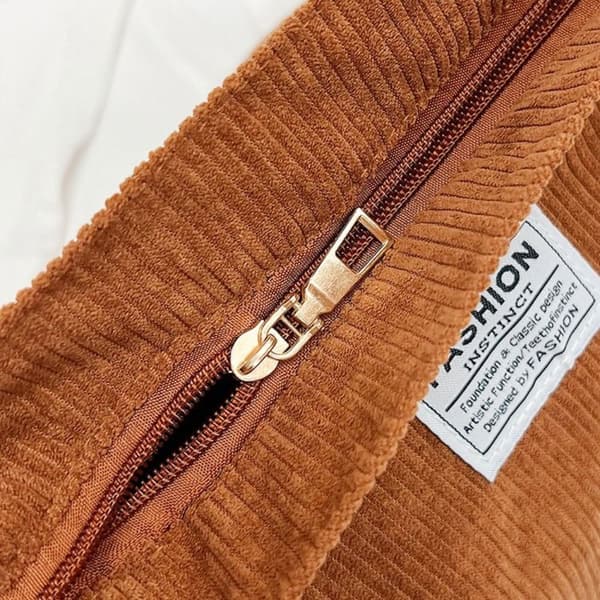 Manchesterväskor Crossbody Hinkväskor BRUN brown