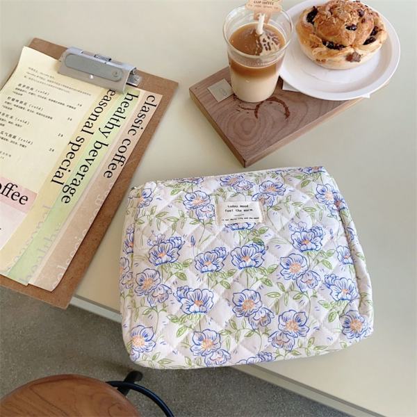 Tikkaus Clutches Bag Meikkipussi 2 2 2