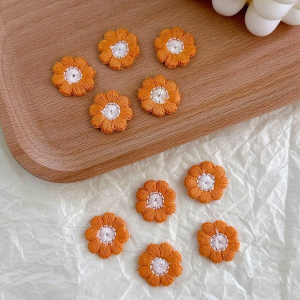 20 stk/lot Broderi-klistremerke med små blomsterlapper 9 9 9
