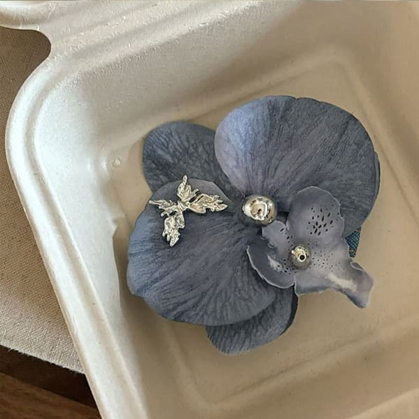 Perhosorkidea-hiusneula, Phalaenopsis-kukka-hiusneula