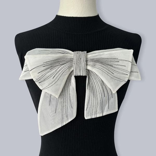 Stor Handgjord Chiffongrosettbrosch VIT white