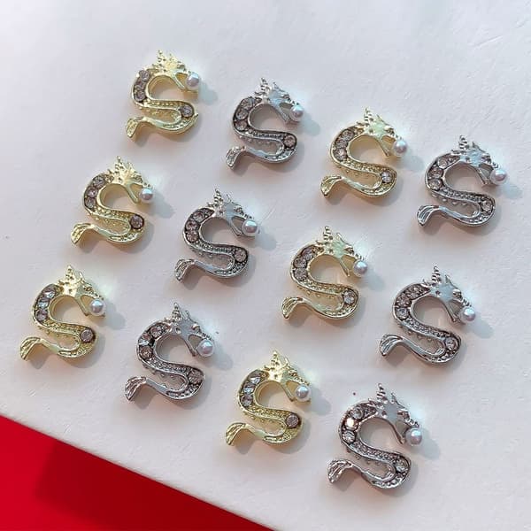 10 stk Neglepynt Drage Neglekunst GULL Gold