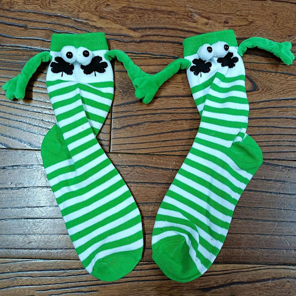 Roligt par som håller strumpor som håller handen Sock STYLE 4 STYLE 4 Style 4
