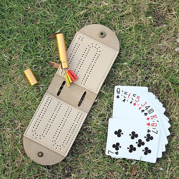 Matka Cribbage -korttipeli, pelilauta, pistetaulut