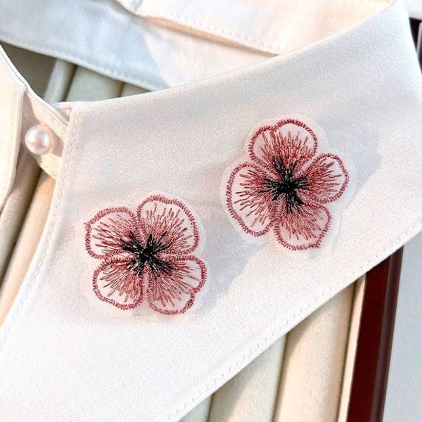 20 stk/parti Broderimærkat med lille blomsterlapp 7 7 7