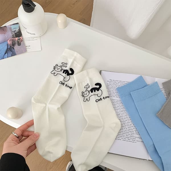Asymmetriske Graffiti Strømper Tynne Dame Sokker HVIT White