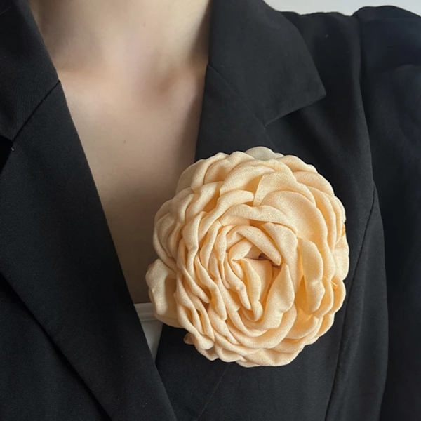 Blombrosch Camellia Pin GRÅ grey