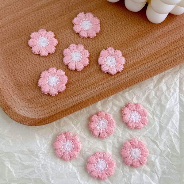 20 stk/parti Broderi-klistremerke med små blomsterlapper 8 8 8
