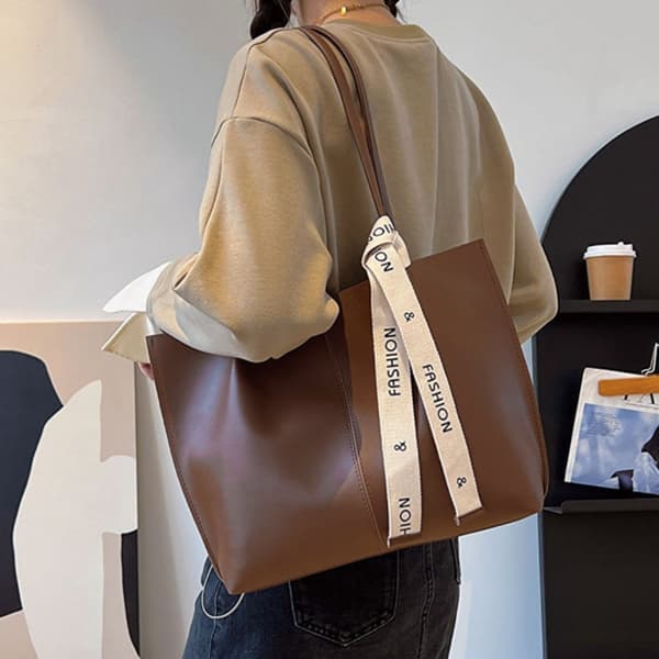 Axelväska Underarmsväska BRUN Brown
