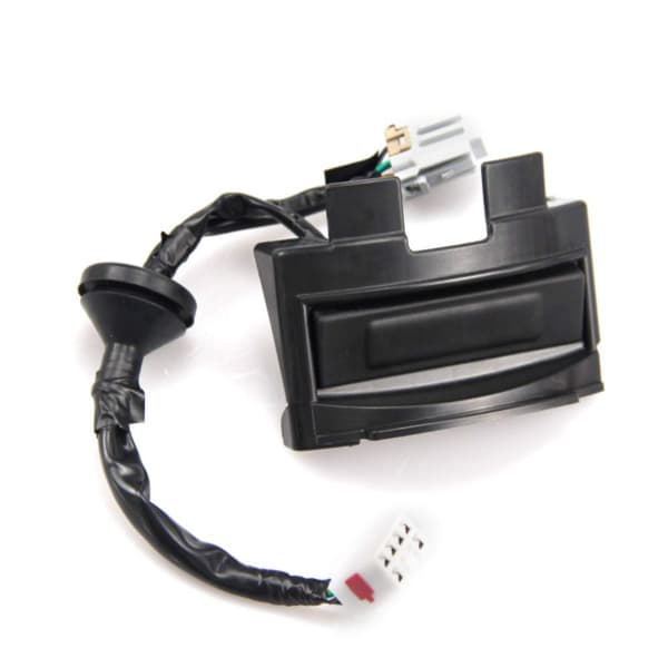 Bryterknapper for utløsning av bakluke og bagasjerom