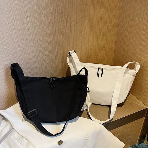Dumpling Messenger Bag Canvas Underarm Bag HVIT white