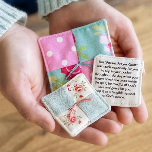 Pocket Prayer Quilt Inspiroiva taskupeitto C C C