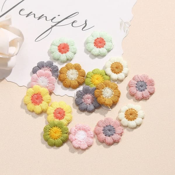 20 stk/parti Liten blomsterlapp broderilapp 7 7 7