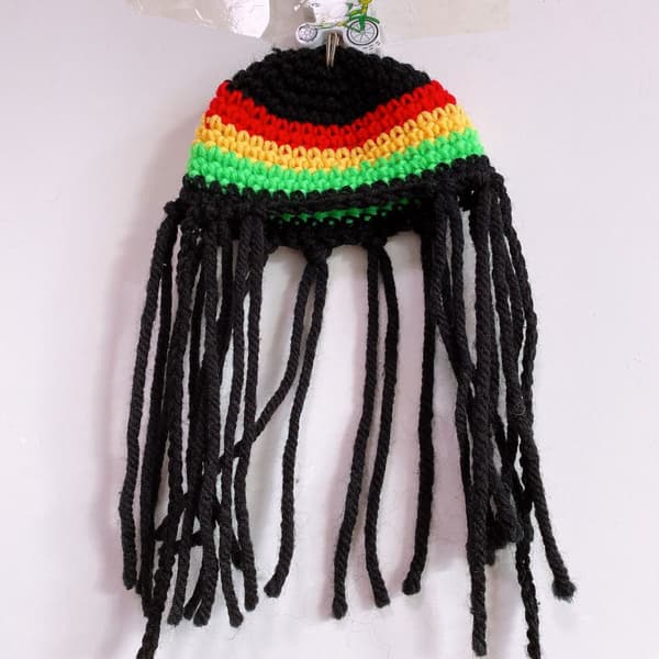 Stickad mössa dreadlocks pirat